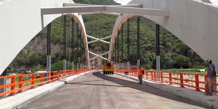 Puente Ciruelo en Cajamarca: Falso arco como solución constructiva