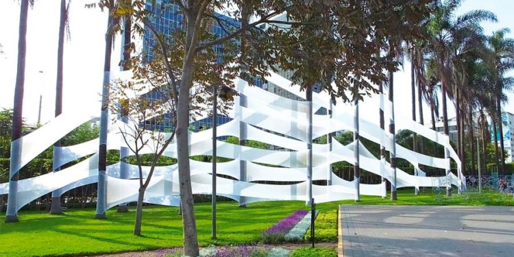 (DIS) Tensiones: Tejidos espaciales en tensión