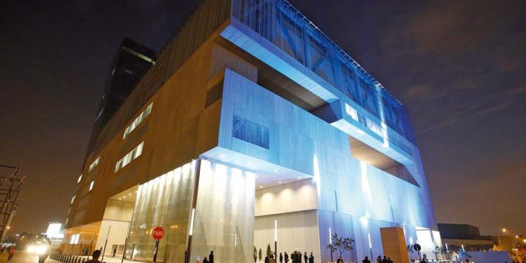 Centro de Convenciones “27 de enero”: versatilidad en 10 niveles