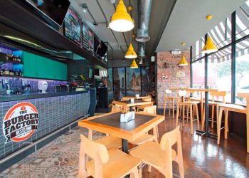 The Burger Factory Resto Bar: De cerca con el cliente