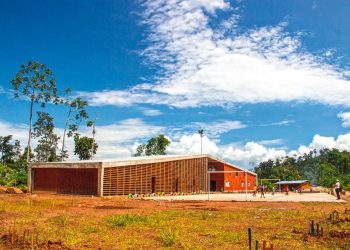Colegio Secundario Santa Elena en Pangoa: Arquitectura in situ