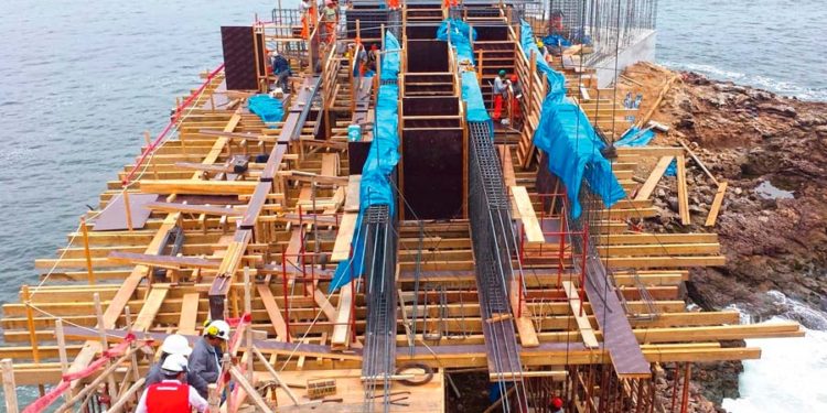 Samayca: Sistema postensado multitorón y monotorón en casa de playa Poseidón