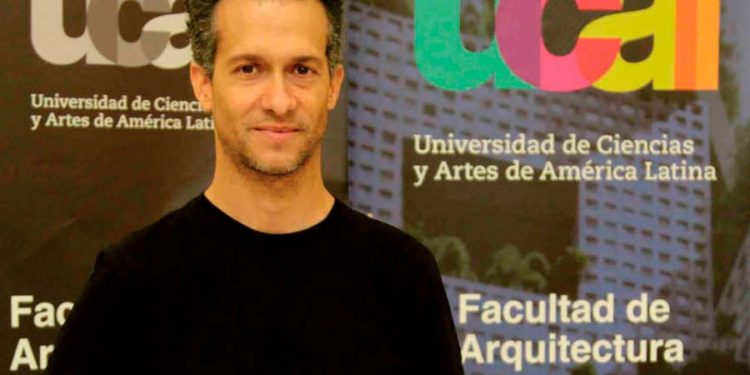 Arquitecto colombiano Camilo Restrepo: “Concursos públicos le generaría muchos beneficios a Perú”