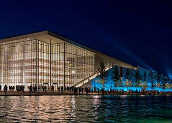 Biblioteca y Ópera Nacional  de Grecia compartirán cubierta de paneles solares
