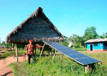 Proyecto con paneles solares beneficiará a 15,000 localidades peruanas