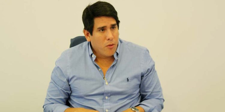 Paralizan construcción de edificio que excede altura permitida en Magdalena