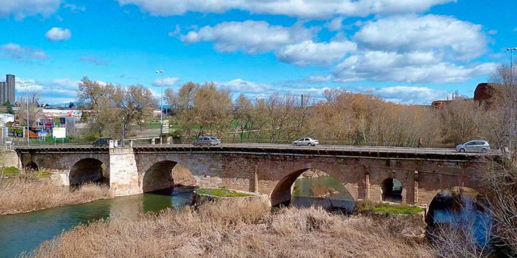 España: Rehabilitan rejería del Puente Árabe de Guadalajara