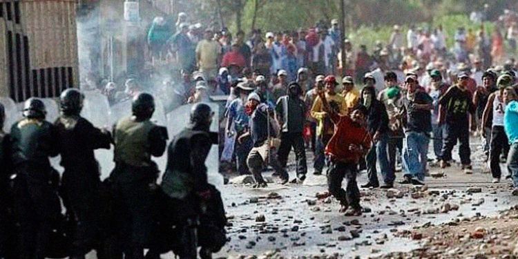 Conflictos sociales ponen en riesgo 24 proyectos mineros por más de US$ 26,500, estima la CCL