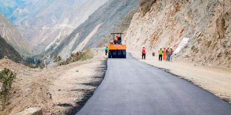 Pavimentación de vías permitirá reducir costo logístico de productos a 20%