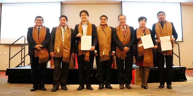 Regiones buscan participar en comisión para reformar la Ley de Minería