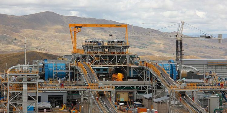 Cusco: Mina Constancia anuncia cese de operaciones hasta que culmine estado de emergencia