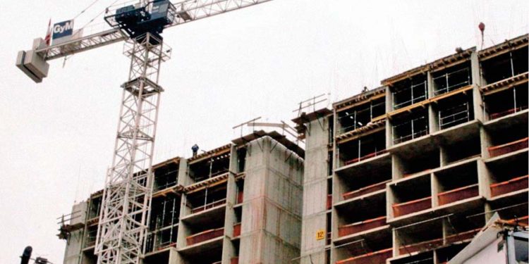 Estandarizan reglamentos y amplían vigencia de licencias de edificación para dinamizar el sector