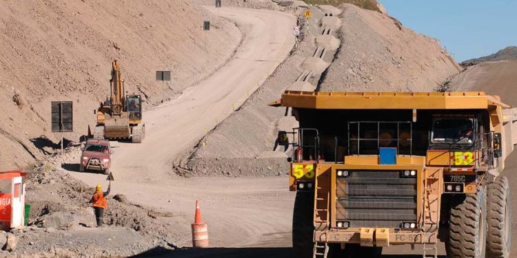 INEI: El sector Minería e Hidrocarburos disminuyó en 42.29% en abril