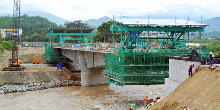 BCR informa que obras públicas y privadas impulsaron en 14.3% sector construcción en febrero