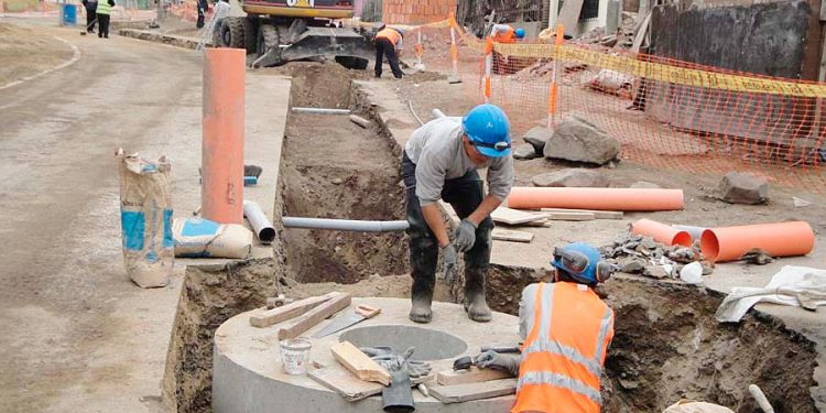 Sedapal invertirá S/ 45 millones en más de 1,000 conexiones de agua y alcantarillado para el AA.HH. Sargento Lores