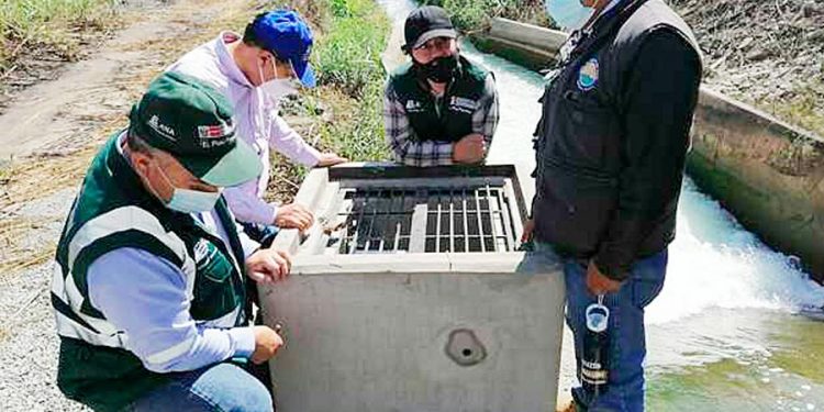 Instalan equipos de automatización para monitorear correcta distribución de agua en canales de riego de Huaura