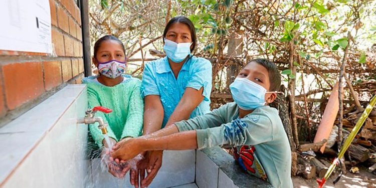 Transfieren más de S/ 49 millones a 24 gobiernos regionales para mejorar servicios de agua y saneamiento rural