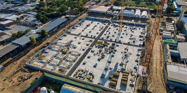 ARCC ejecuta cinco establecimientos de salud con superestructuras y aisladores sísmicos