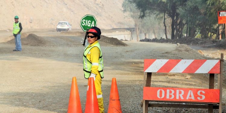 Piura: Advierten riesgo de paralización en obra vía La Costanera 2 cuya inversión asciende a S/ 170 millones