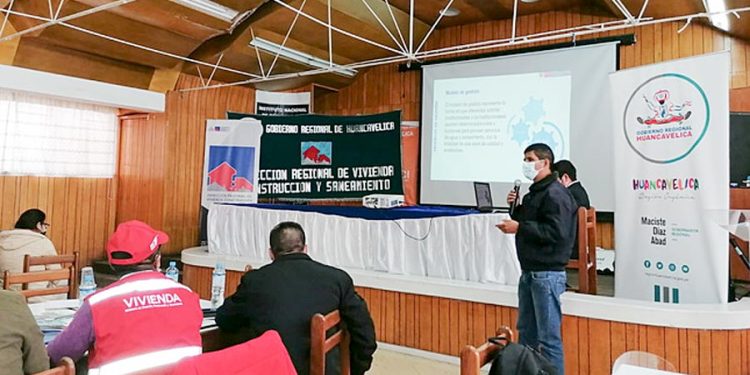 Huancavelica: Dan asistencia técnica para impulsar 52 proyectos de saneamiento por S/ 420 millones
