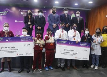 Escolares ganan concurso nacional con purificador de agua y biofertilizante