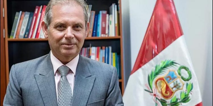 El abogado Augusto Eguiguren Praeli es el nuevo presidente de Directorio de Sedapal