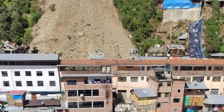 La Libertad: Autoridades establecerán acciones para reubicar a pobladores de Retamas