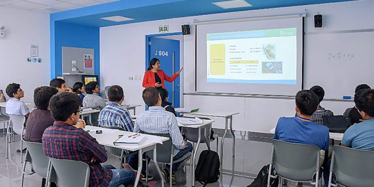 Sunass ofrece 60 becas para estudiantes y egresados interesados en el sector saneamiento