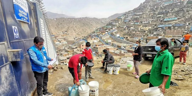 En Lima Metropolitana hay más de 635 mil personas sin cobertura de agua potable