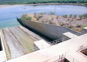 Piura: Firmarán convenio para iniciar estudio de descolmatación del reservorio de Poechos