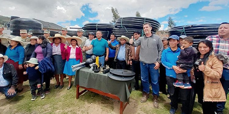 La Libertad: Summa Gold entrega materiales para mejorar abastecimiento de agua potable en Huamachuco