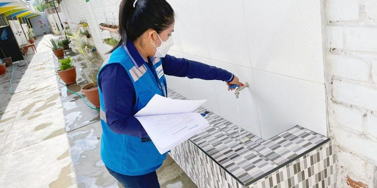 Deuda de más de 800 colegios del país a empresas de agua supera el S/ 1.3 millón