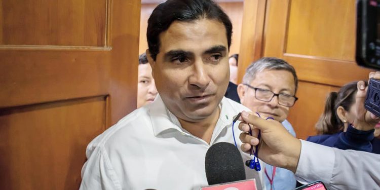 Piura: Gobernador informa que el MEF no ha transferido ni un céntimo para atender la emergencia
