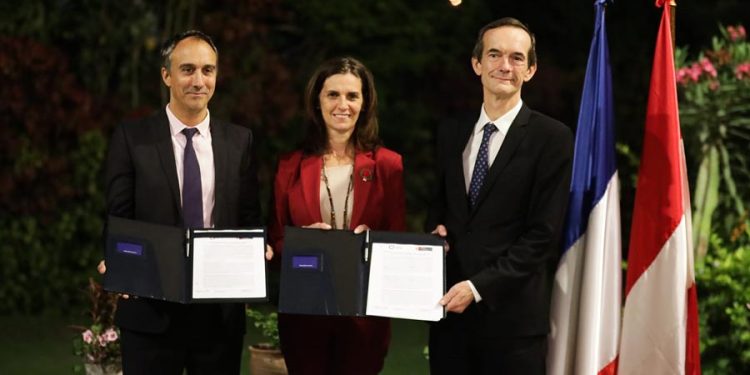 Francia impulsará proyectos sostenibles de agua y saneamiento en el país