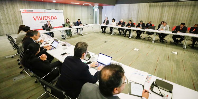 MVCS y Grupo Agua evalúan potenciales líneas de apoyo para agua y saneamiento