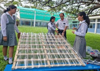 Piura: Escolares presentan “Techo tanque ecológico” para recolectar agua de lluvia y proteger viviendas