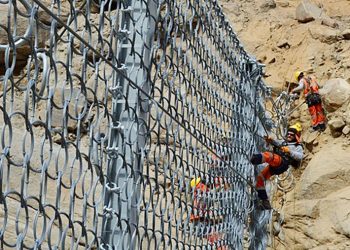 Inician 21 proyectos de inversión para instalar diques y barreras dinámicas en quebradas de alto riesgo