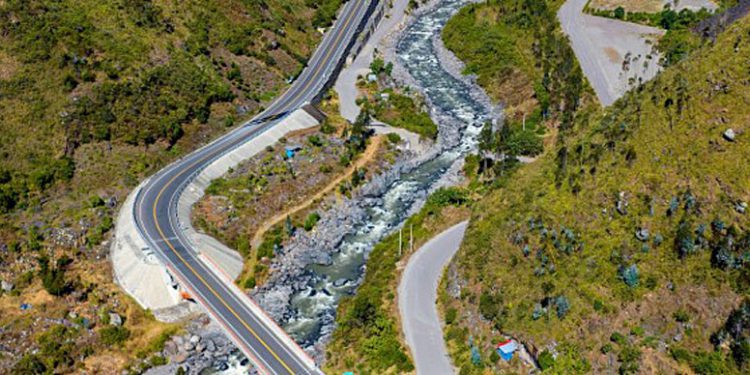 Proyectan más de US$ 4,500 millones para mantenimiento de 6,200 km de la red vial nacional en 11 regiones