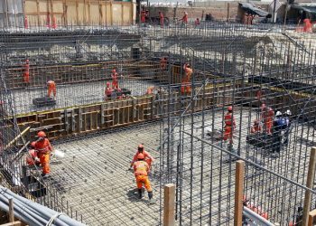 España: Escasez y envejecimiento de la mano de obra amenazan al sector construcción