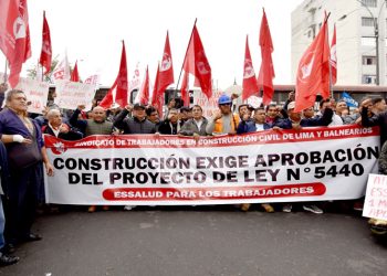 Obreros de construcción accederán a EsSalud con solo dos meses de aportes