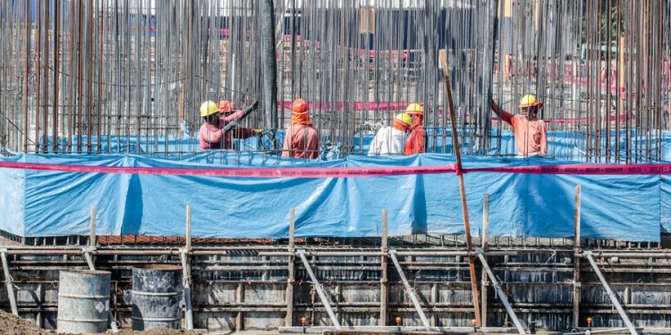 Congreso aprueba por insistencia ley que mejora la cobertura de salud para trabajadores de construcción civil