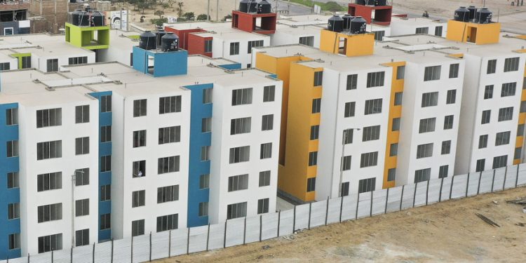 Cartera de 16 terrenos estatales permitirían construir más de 69 mil viviendas sociales en seis regiones
